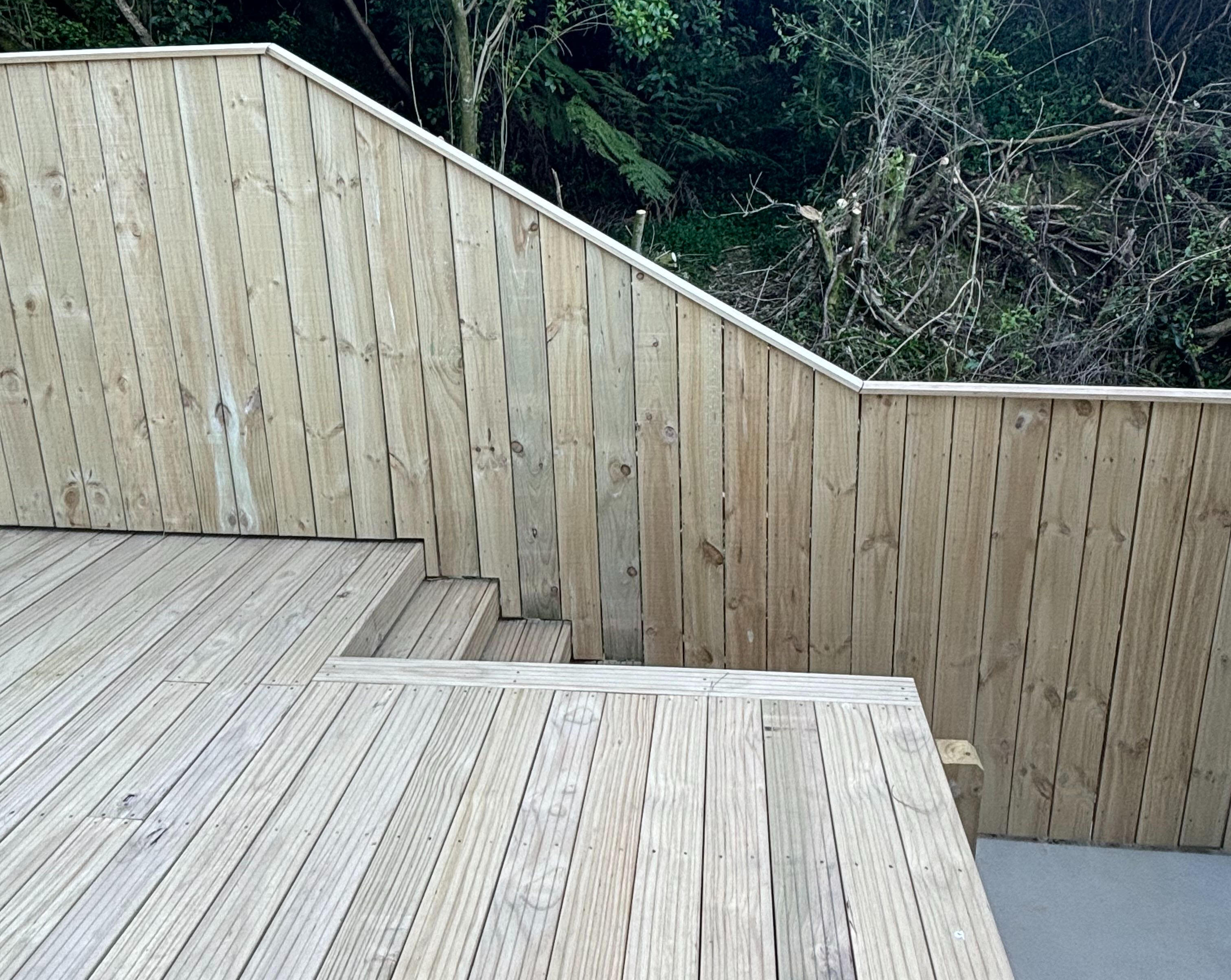 STOKES VALLEY - TIMBER FENCING